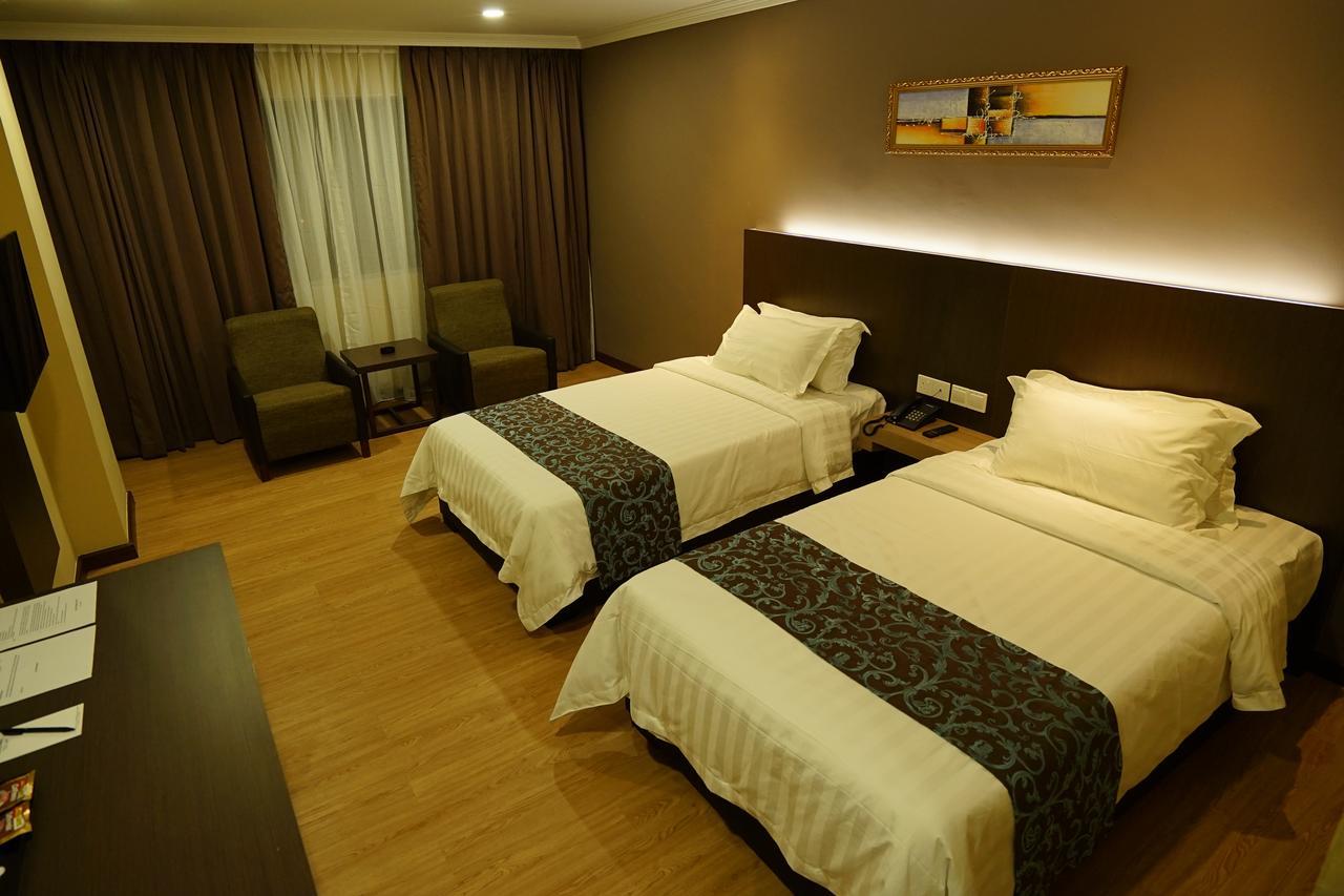 Hotel Anika Keluang Ngoại thất bức ảnh
