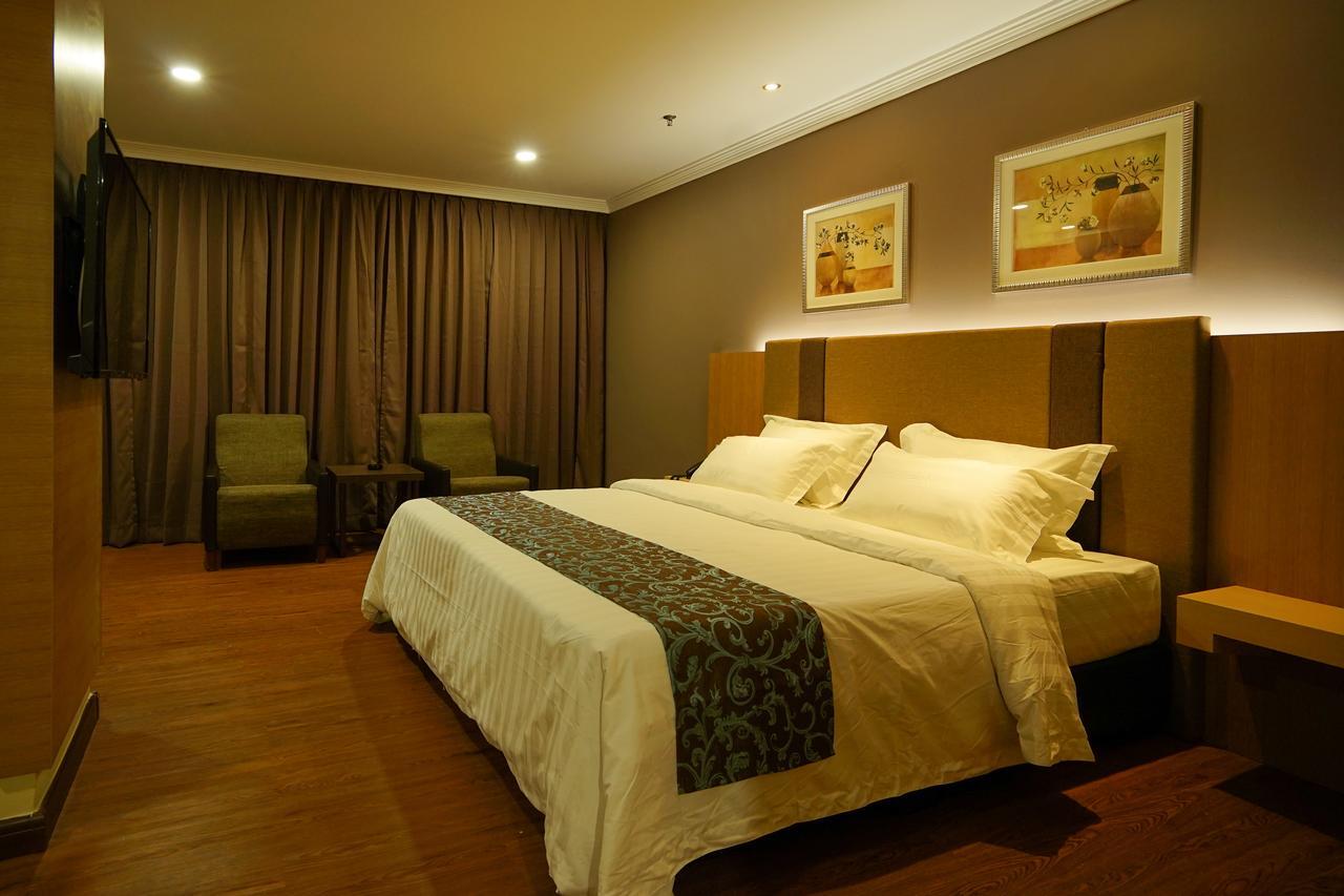 Hotel Anika Keluang Ngoại thất bức ảnh