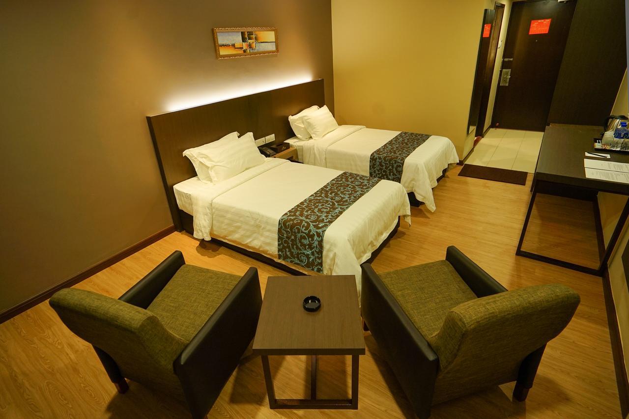 Hotel Anika Keluang Ngoại thất bức ảnh