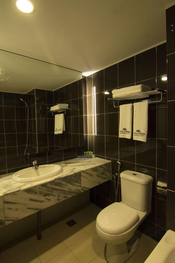 Hotel Anika Keluang Ngoại thất bức ảnh