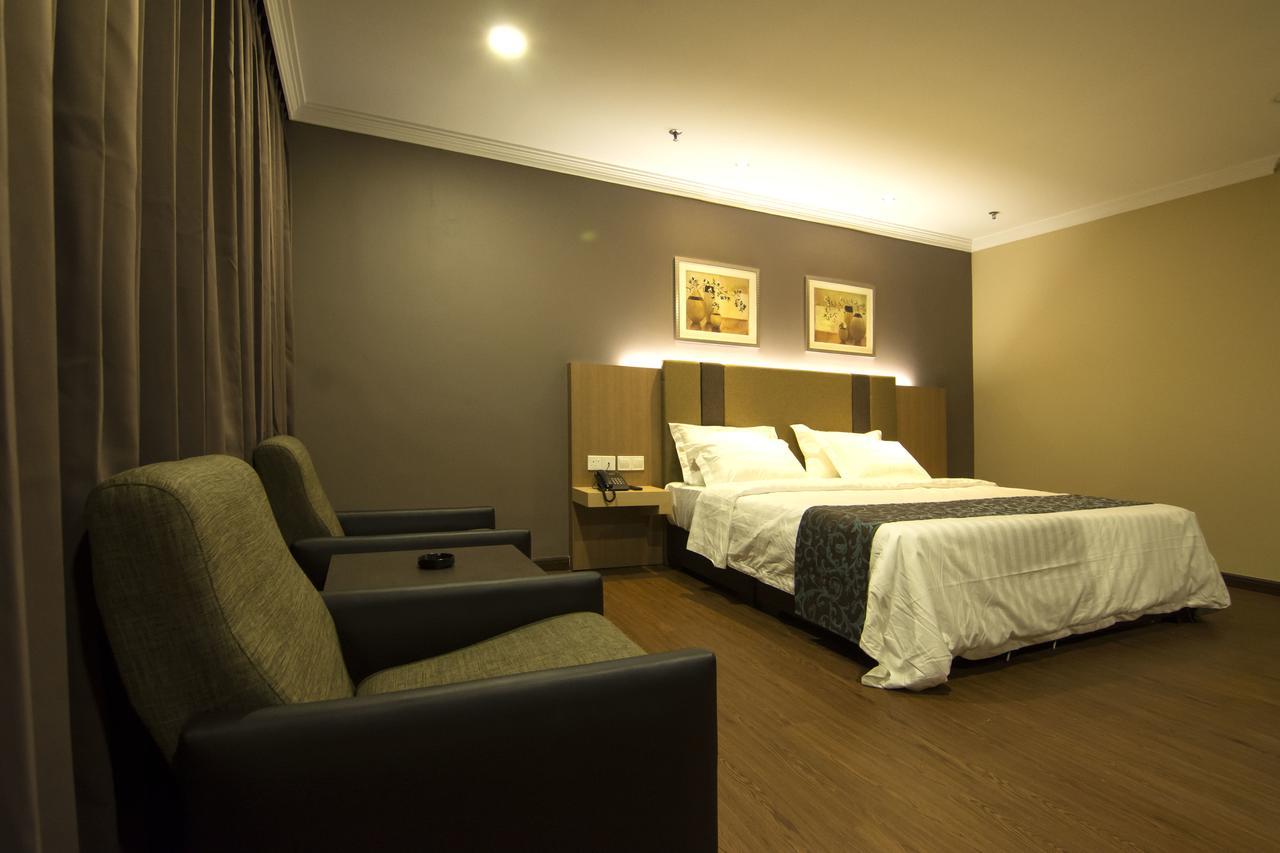 Hotel Anika Keluang Ngoại thất bức ảnh