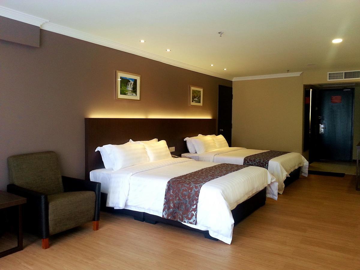 Hotel Anika Keluang Ngoại thất bức ảnh