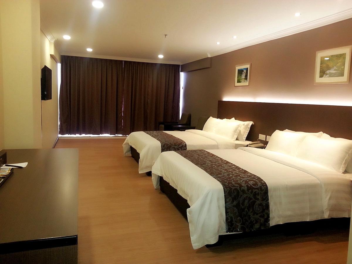 Hotel Anika Keluang Ngoại thất bức ảnh